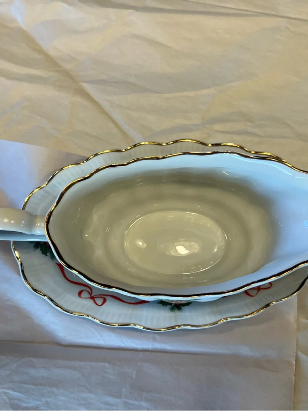 Walbrzych Holiday Gravy Boat set with Holly & Red Ribbon